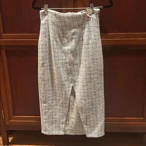 Zara Textured Pencil Skirt NWT size medium
